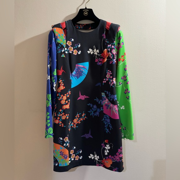 Versace X H&M Dress, complete with original hanger and garment bag - Picture 5 of 16